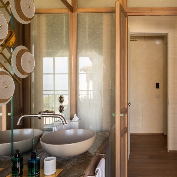 Hidden by Dalla Gioconda