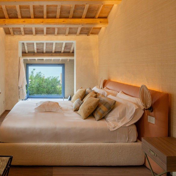 Hidden by Dalla Gioconda