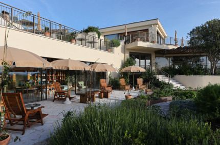 Hidden by Dalla Gioconda