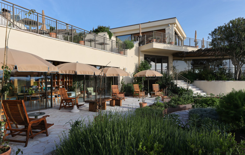 Hidden by Dalla Gioconda