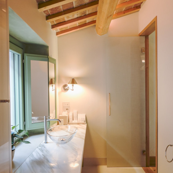 Hidden by Dalla Gioconda