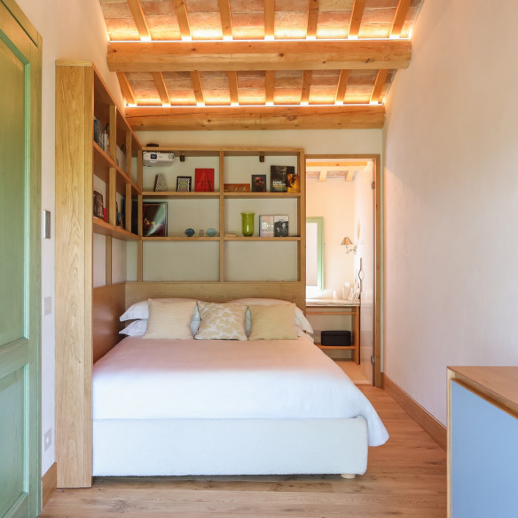 Hidden by Dalla Gioconda