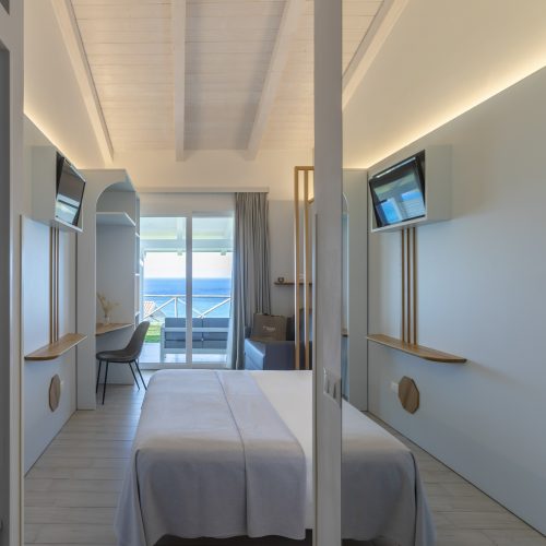 Deluxe 4 copia